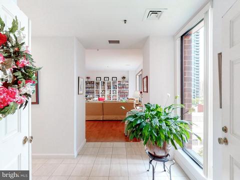 10 E Lee St #1006, Baltimore, MD 21202