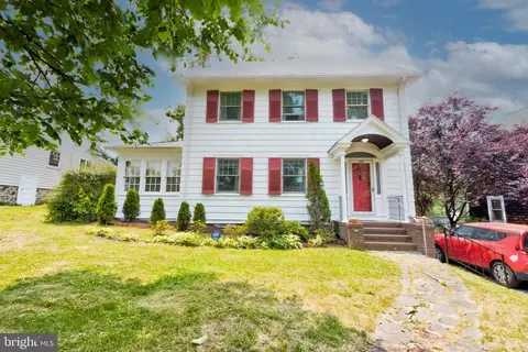 704 Hunting Pl, Baltimore, MD 21229