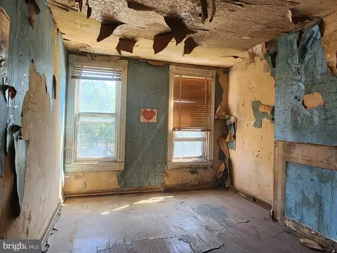 1146 Argyle Ave, Baltimore, MD 21201 photo 3