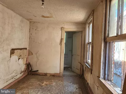 1146 Argyle Ave, Baltimore, MD 21201 photo 4