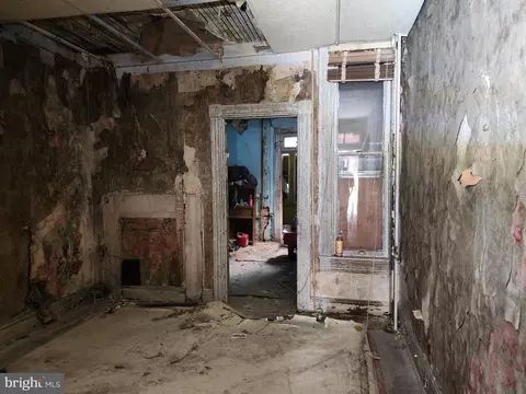 1146 Argyle Ave, Baltimore, MD 21201 photo 5