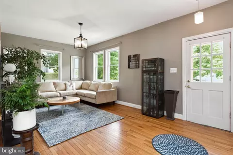 827 Cedarcroft Rd, Baltimore, MD 21212 photo 3