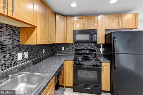 2419 E Fayette St, Baltimore, MD 21224 photo 8