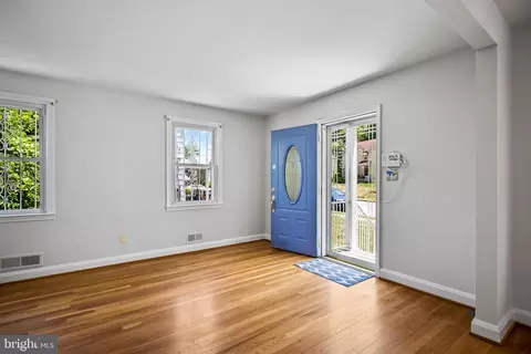 5016 Pilgrim Rd, Baltimore, MD 21214 photo 3
