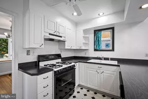 5016 Pilgrim Rd, Baltimore, MD 21214 photo 12