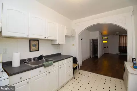 2621 E Chase St, Baltimore, MD 21213 photo 10