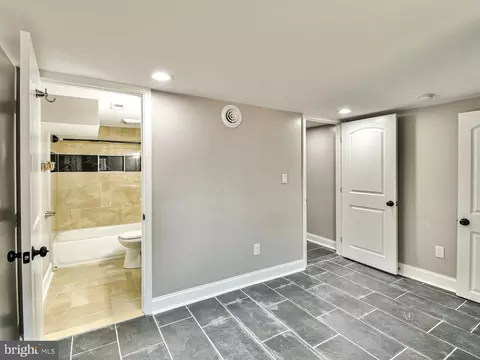 2608 E Oliver St, Baltimore, MD 21213 photo 40