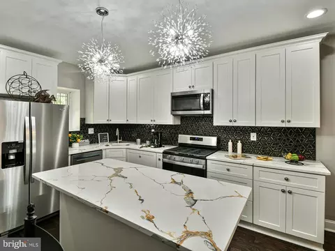 2608 E Oliver St, Baltimore, MD 21213 photo 8