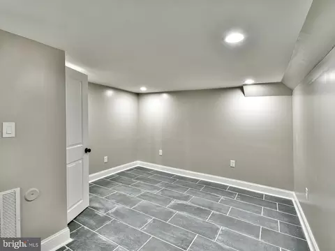 2608 E Oliver St, Baltimore, MD 21213 photo 44