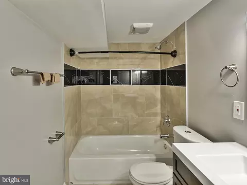 2608 E Oliver St, Baltimore, MD 21213 photo 41