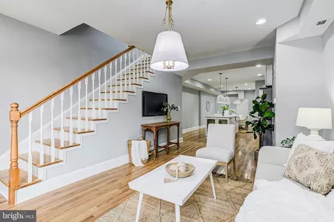 615 E 38th St, Baltimore, MD 21218 photo 9