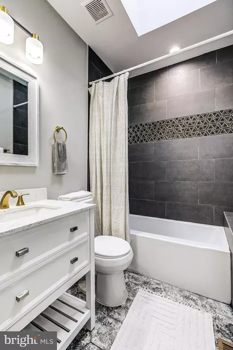 615 E 38th St, Baltimore, MD 21218 photo 17