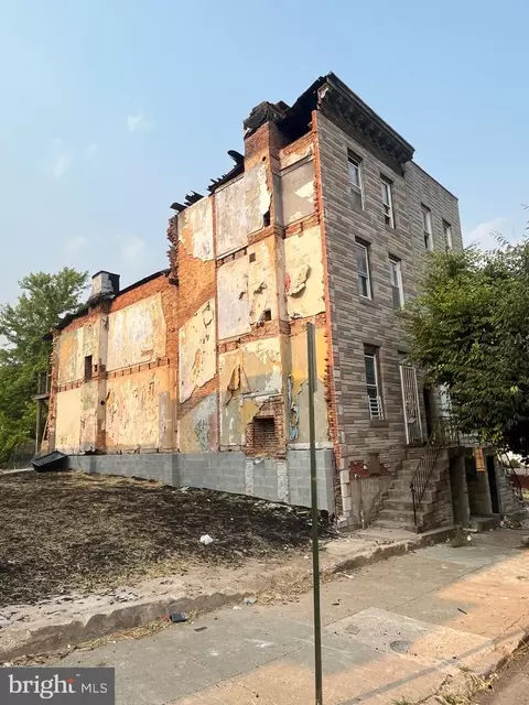 2554 Hollins St, Baltimore, MD 21223