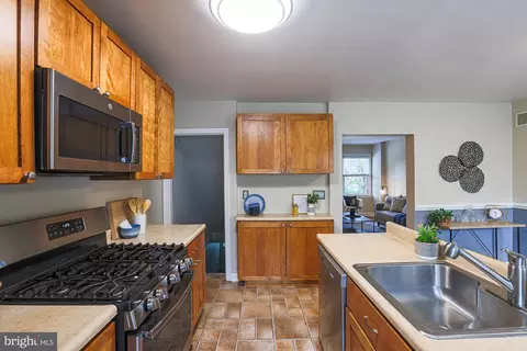 4249 Elsa Ter, Baltimore, MD 21211 photo 16