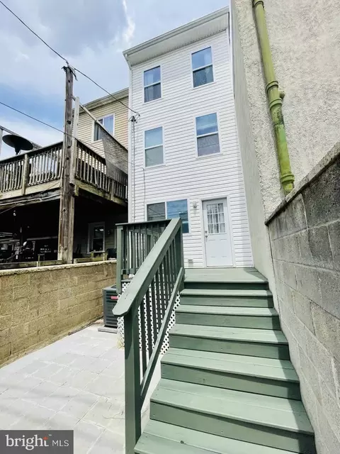 1815 E Lombard St, Baltimore, MD 21231 photo 4
