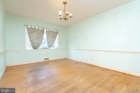 2017 Winford Rd, Baltimore, MD 21239 photo 10