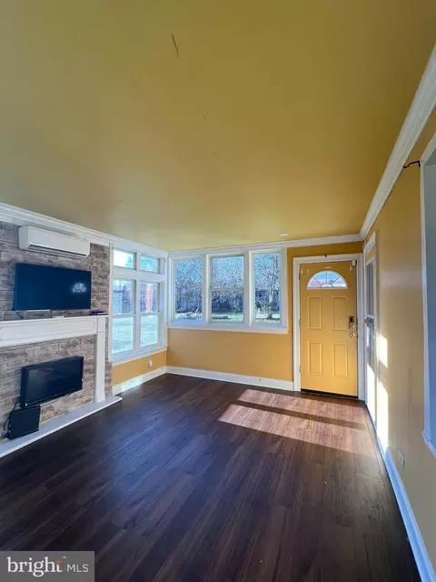 Entry Way - 3811 White Ave, Baltimore, MD 21206 photo 1 of 1
