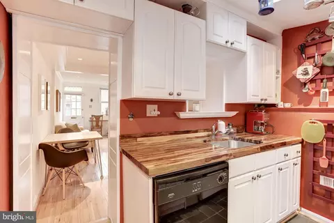 407 E Cross St, Baltimore, MD 21230 photo 8