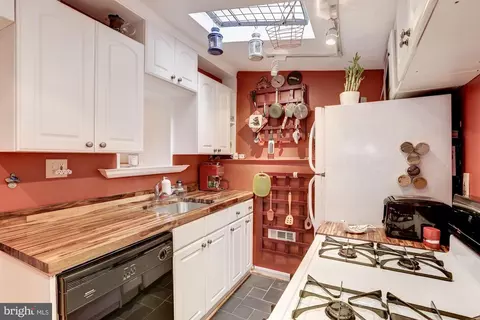 407 E Cross St, Baltimore, MD 21230 photo 10