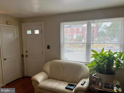 4362 Eldone Rd, Baltimore, MD 21229 photo 2