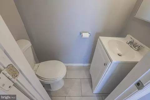 522 E 27th St, Baltimore, MD 21218 photo 9