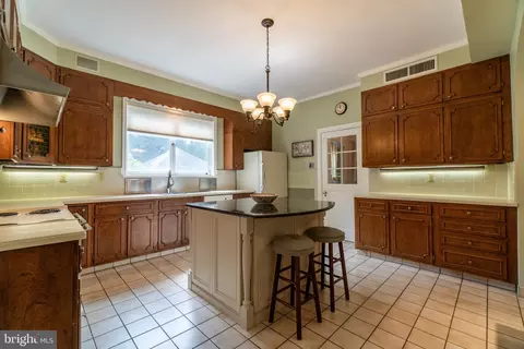 3 E Highfield Rd, Baltimore, MD 21218 photo 19