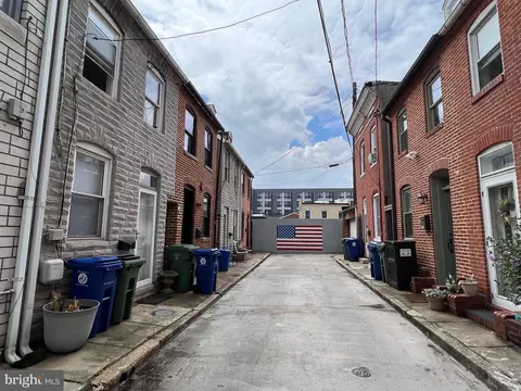 613 S Chapel St, Baltimore, MD 21231