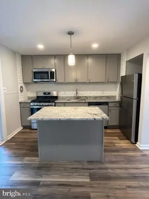624 Markham Rd, Baltimore, MD 21229 photo 4