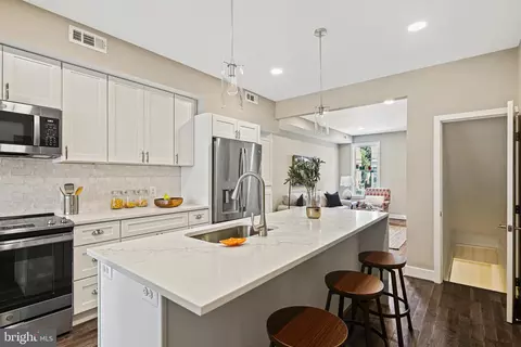 1107 W 40th St, Baltimore, MD 21211 photo 12