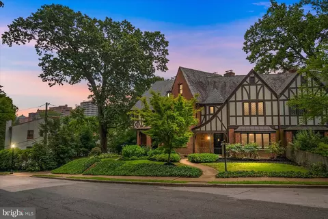 215 Tuscany Rd, Baltimore, MD 21210