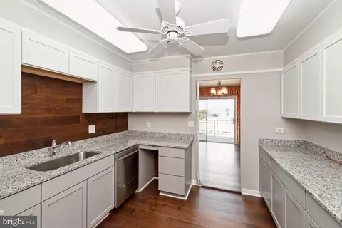 7121 Park Heights Ave #802, Baltimore, MD 21215