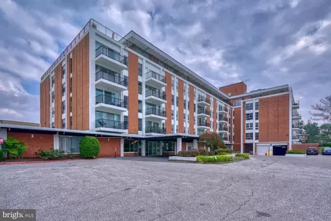 3601 Clarks Ln #220, Baltimore, MD 21215