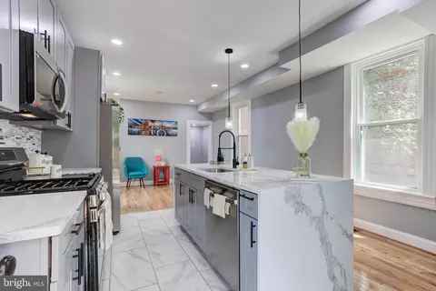 601 E 38th St, Baltimore, MD 21218 photo 23