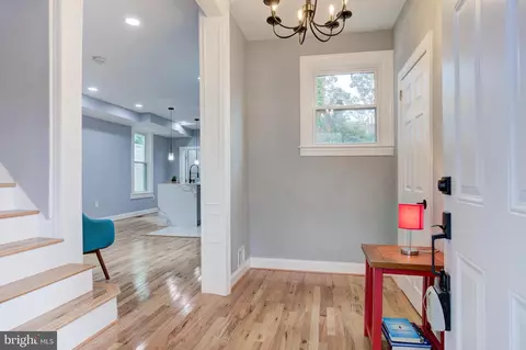 601 E 38th St, Baltimore, MD 21218 photo 9