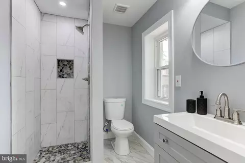 601 E 38th St, Baltimore, MD 21218 photo 24