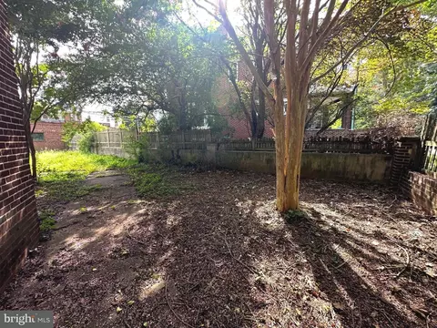3221 Shannon Dr, Baltimore, MD 21213 photo 7