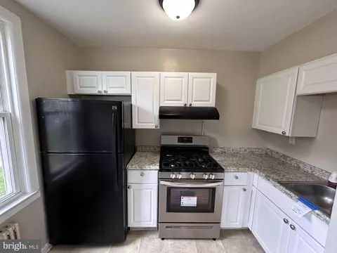 4047 Cedardale Rd, Baltimore, MD 21215 photo 4
