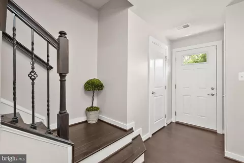 4200 Skyview, Baltimore, MD 21211 photo 2