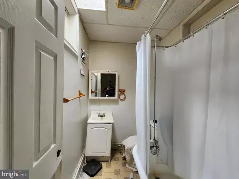1526 E 28th St, Baltimore, MD 21218 photo 9