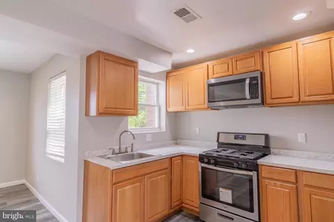 820 E Jeffrey St, Brooklyn, MD 21225 photo 10