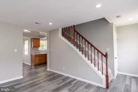 820 E Jeffrey St, Brooklyn, MD 21225 photo 4