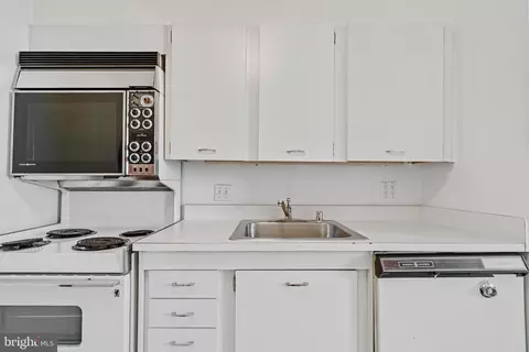 1 E Chase St #411, Baltimore, MD 21202 photo 19