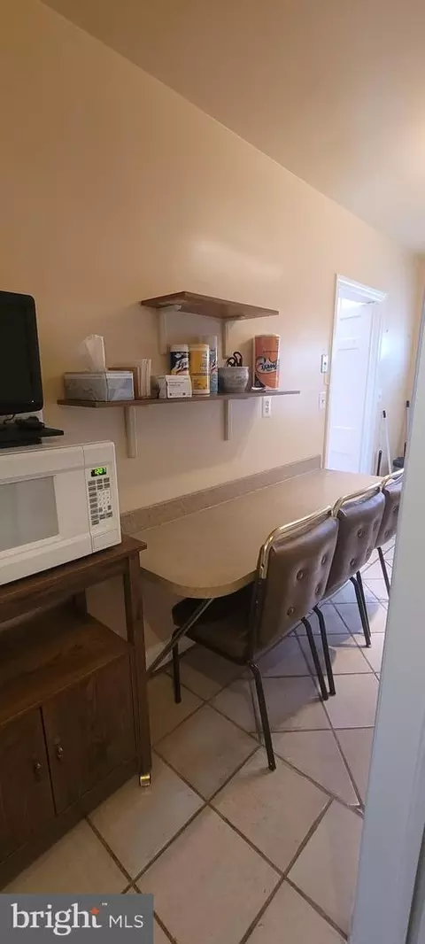 4605 Coleherne Rd, Baltimore, MD 21229 photo 14