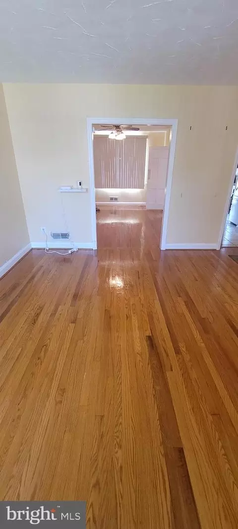 4605 Coleherne Rd, Baltimore, MD 21229 photo 6