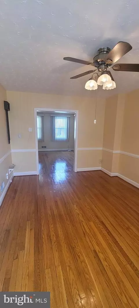 4605 Coleherne Rd, Baltimore, MD 21229 photo 8