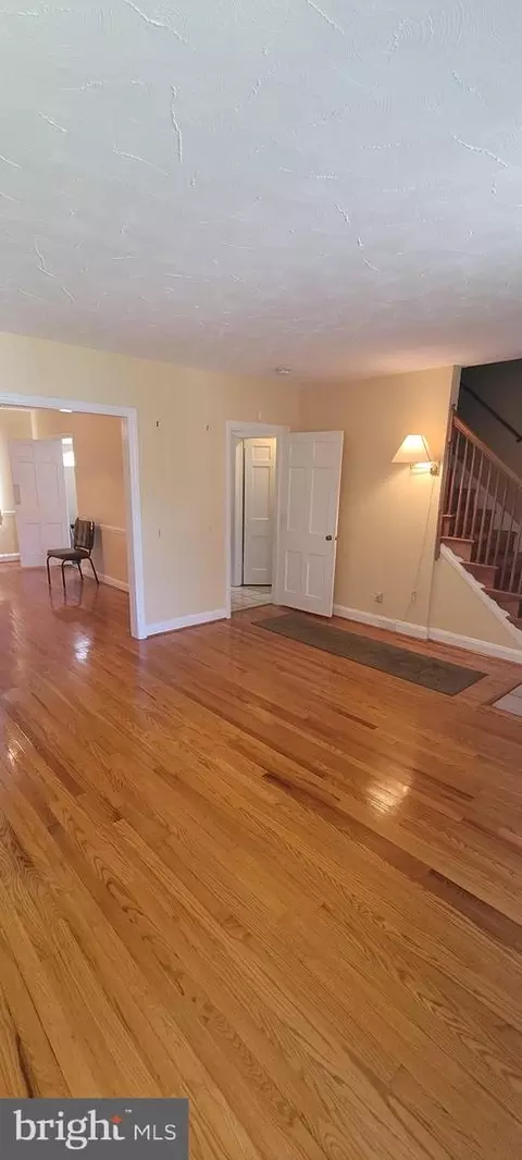 4605 Coleherne Rd, Baltimore, MD 21229 photo 5