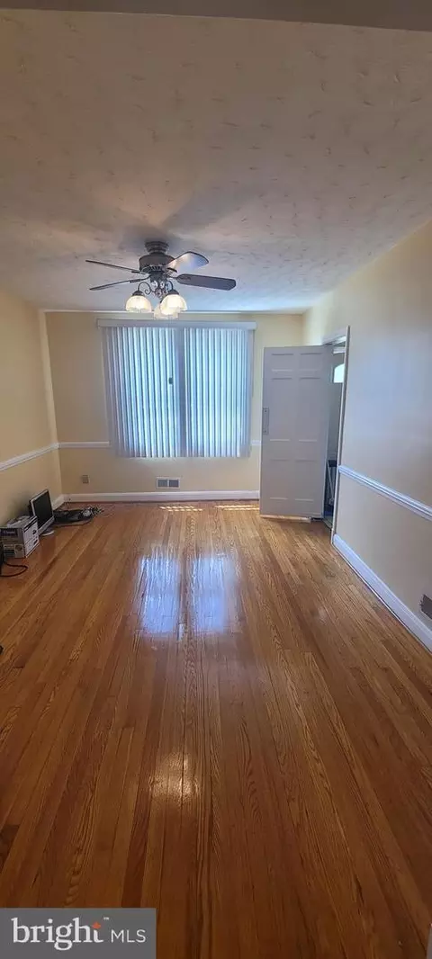 4605 Coleherne Rd, Baltimore, MD 21229 photo 9