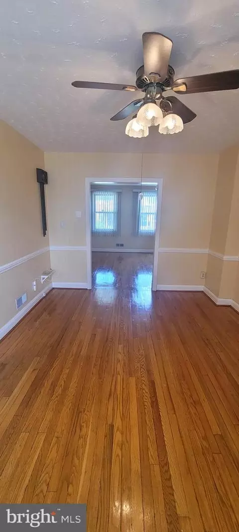4605 Coleherne Rd, Baltimore, MD 21229 photo 7