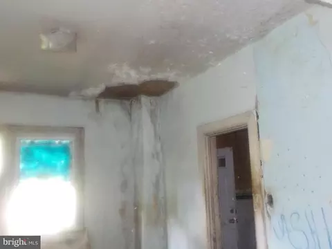 41 Talbott St, Brooklyn, MD 21225 photo 8