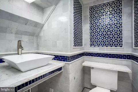 8 E Hamilton St, Baltimore, MD 21202 photo 16